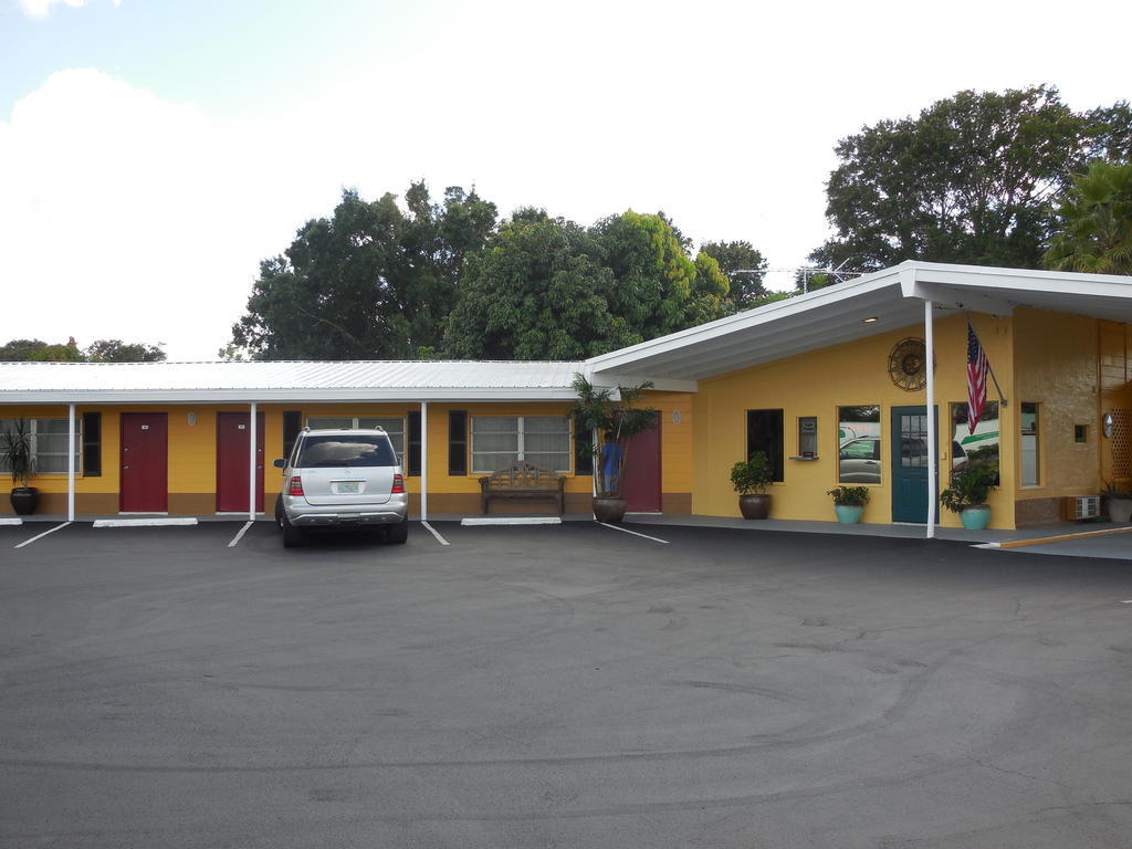 Tropicana Motel Wauchula Exterior photo